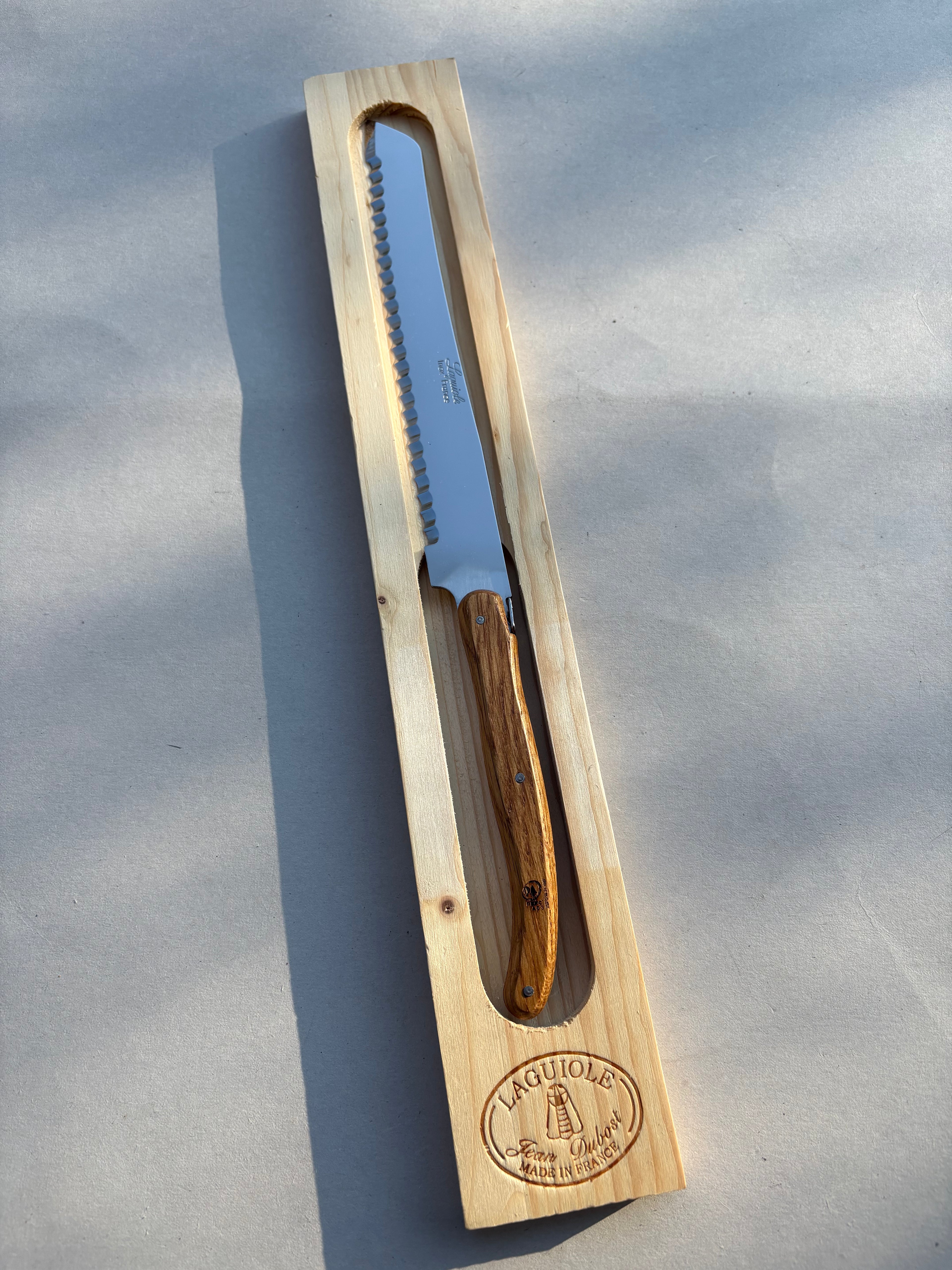 Couteau pain Laguiole